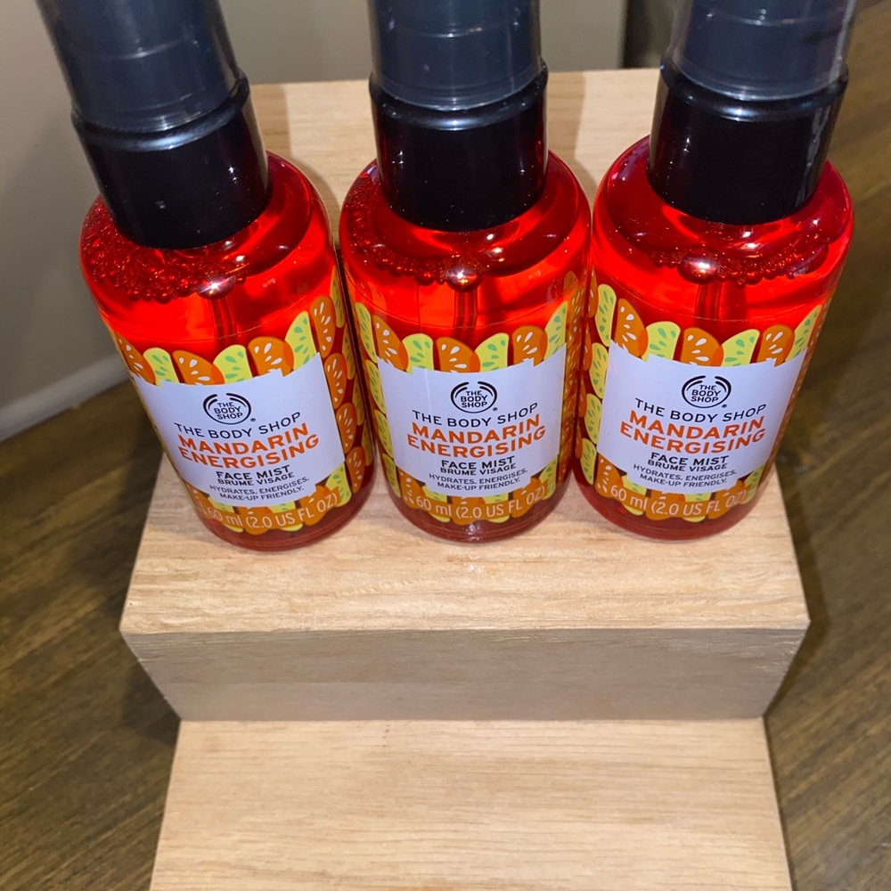 The body shop energising face mist new in pack